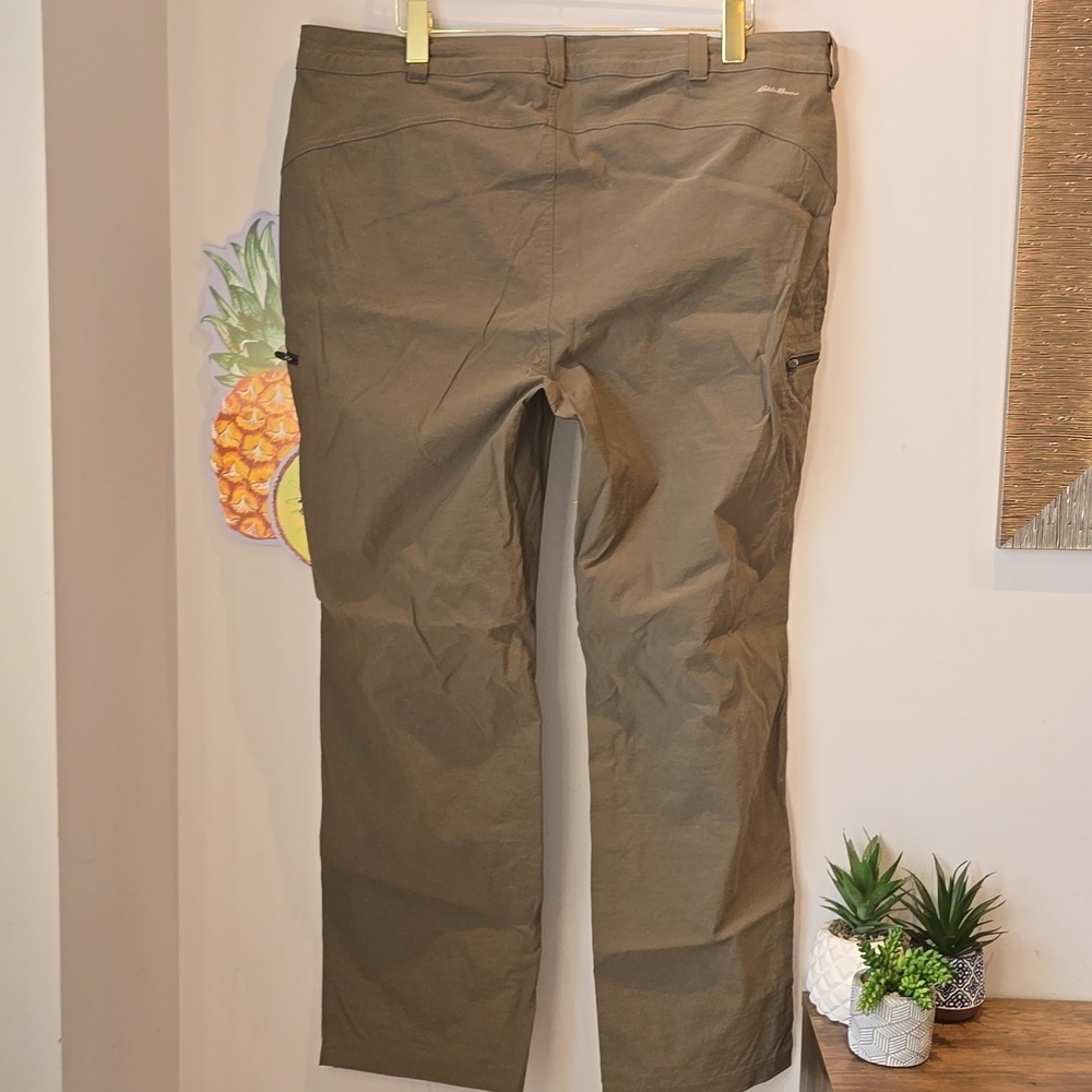 Eddie Bauer - 22 W, Women's Guide Pro Pants, Nylon Outdoor Hiking in Slate Green - Picture 5 of 16
